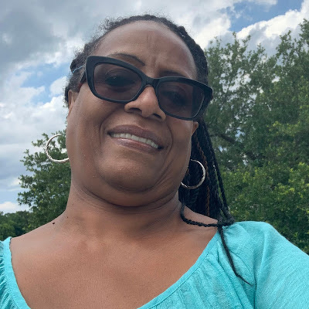 Meet your Posher, Kiki